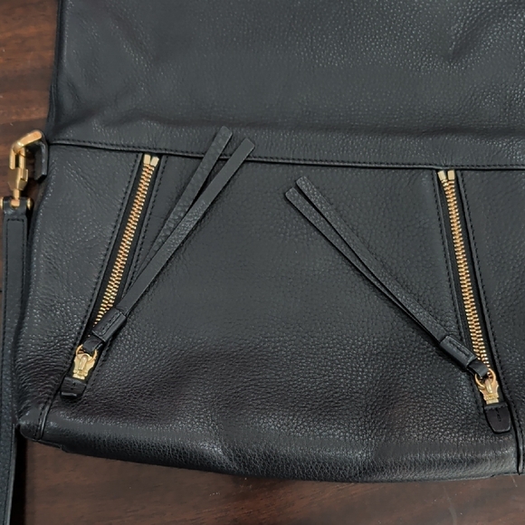Tory Burch Black Leather Bag with Gold Details - Picture 4 of 16